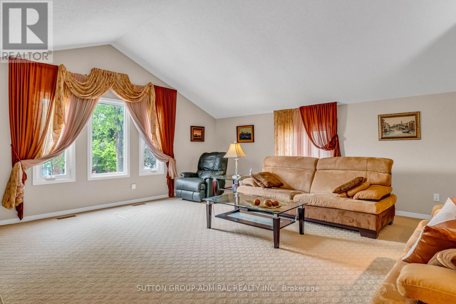 Photo 16 of 44 Brownridge Drive, Vaughan ON