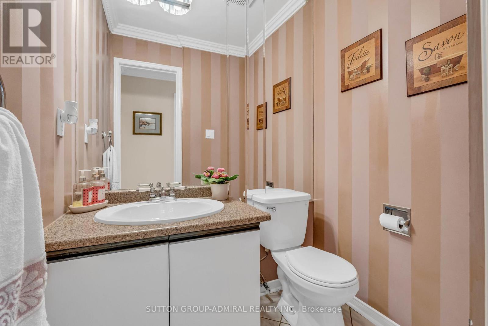 Photo 28 of 44 Brownridge Drive, Vaughan ON