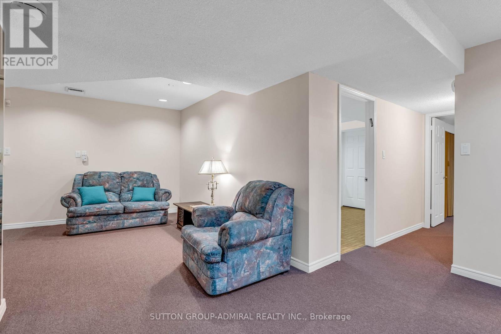 Photo 36 of 44 Brownridge Drive, Vaughan ON