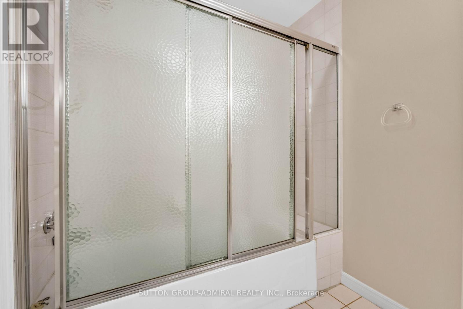 Photo 41 of 44 Brownridge Drive, Vaughan ON