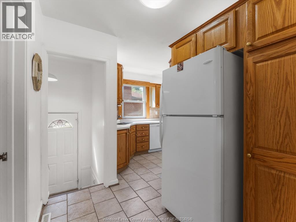 Photo 15 of 854 Belleperche Place, Windsor ON
