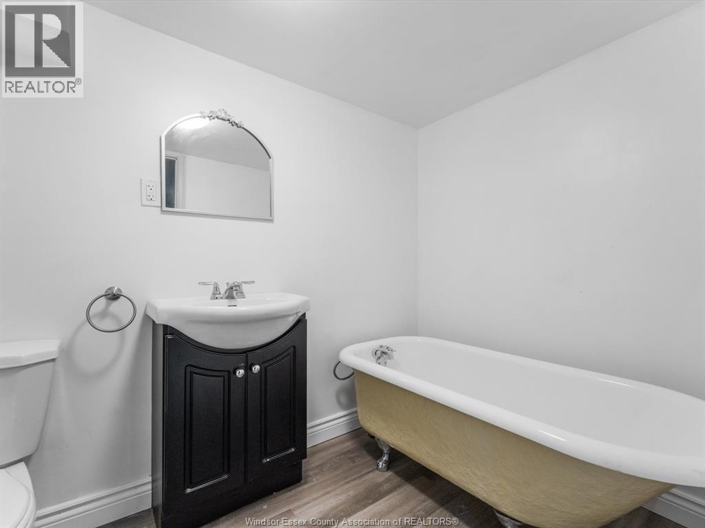 Photo 27 of 854 Belleperche Place, Windsor ON