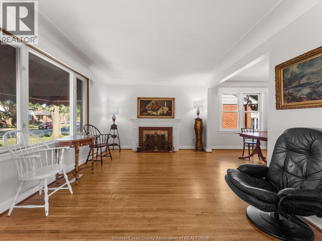 Photo 7 of 854 Belleperche Place, Windsor ON