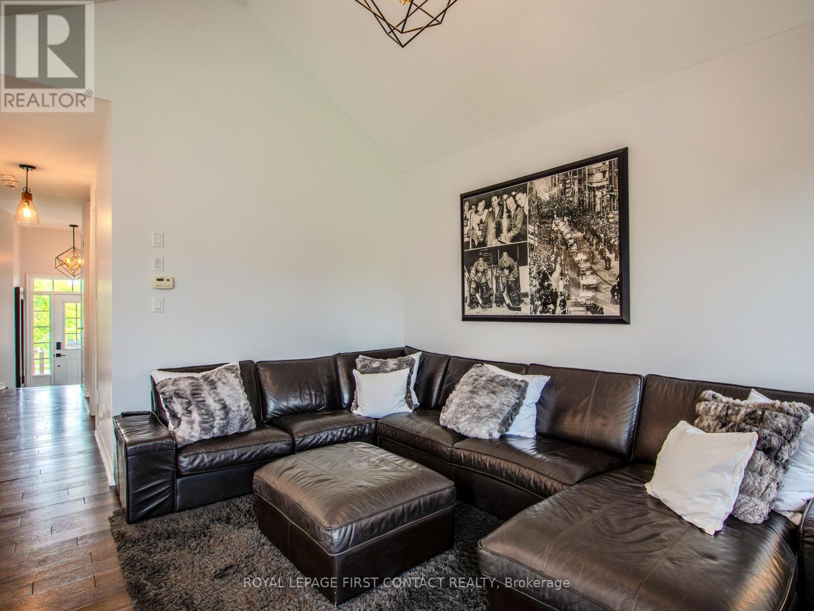Photo 16 of 22 Olivers Mill Road, Springwater ON