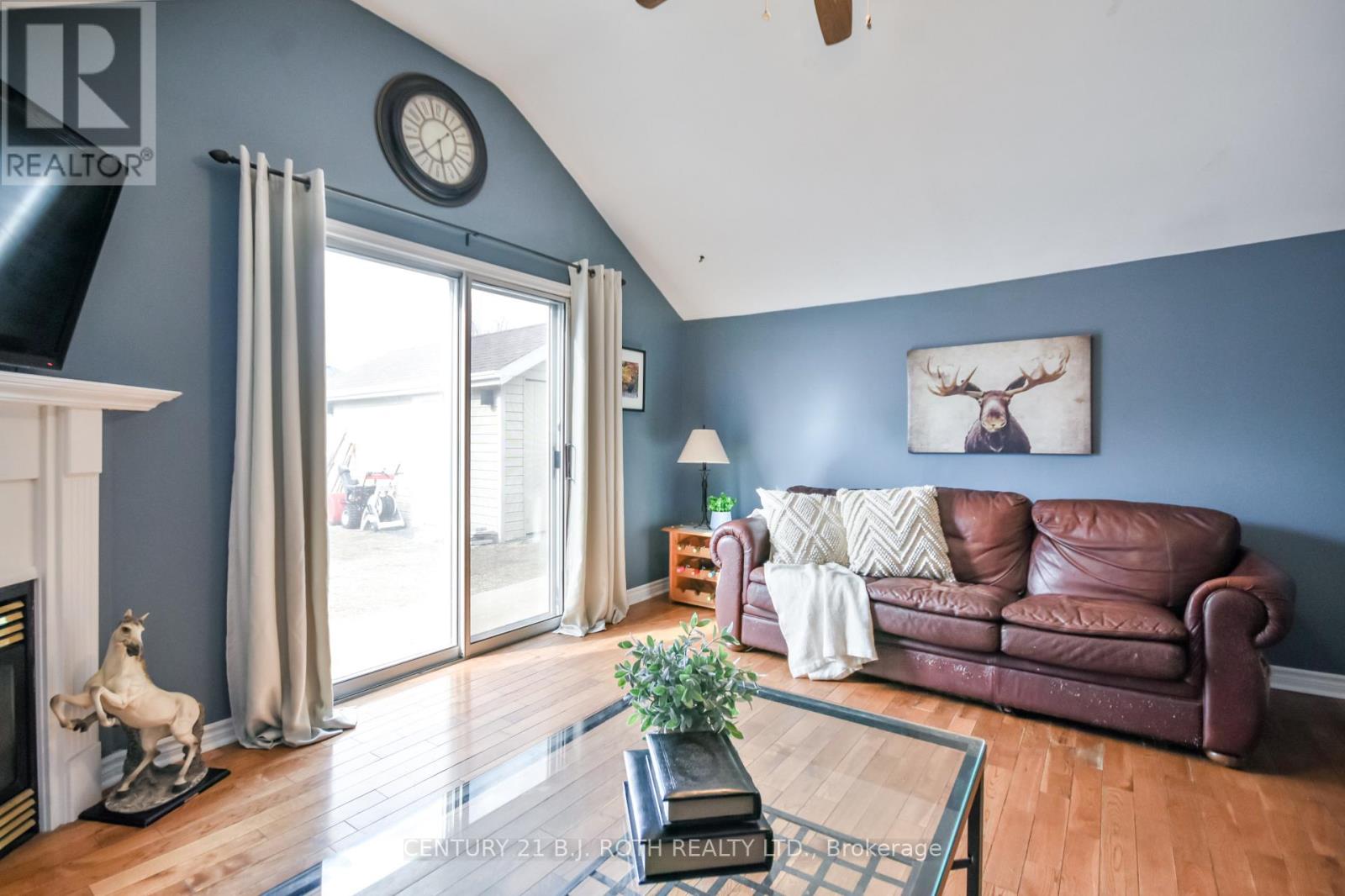 Photo 10 of 86 Henry Street, Barrie ON