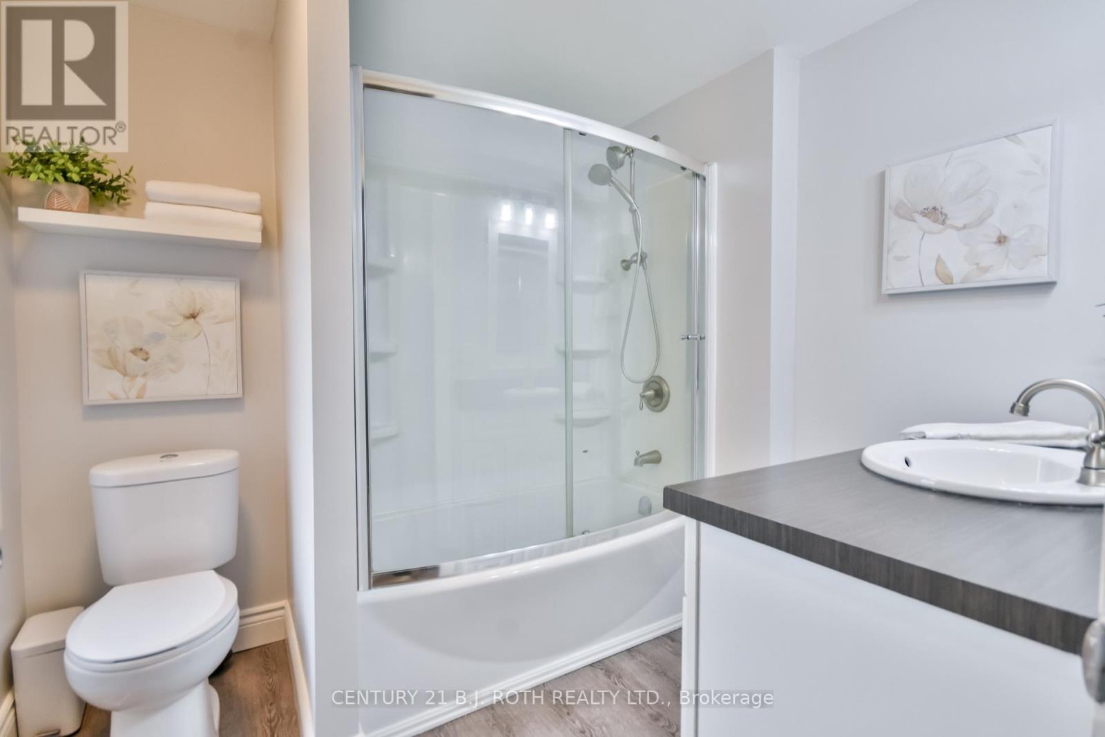 Photo 15 of 86 Henry Street, Barrie ON