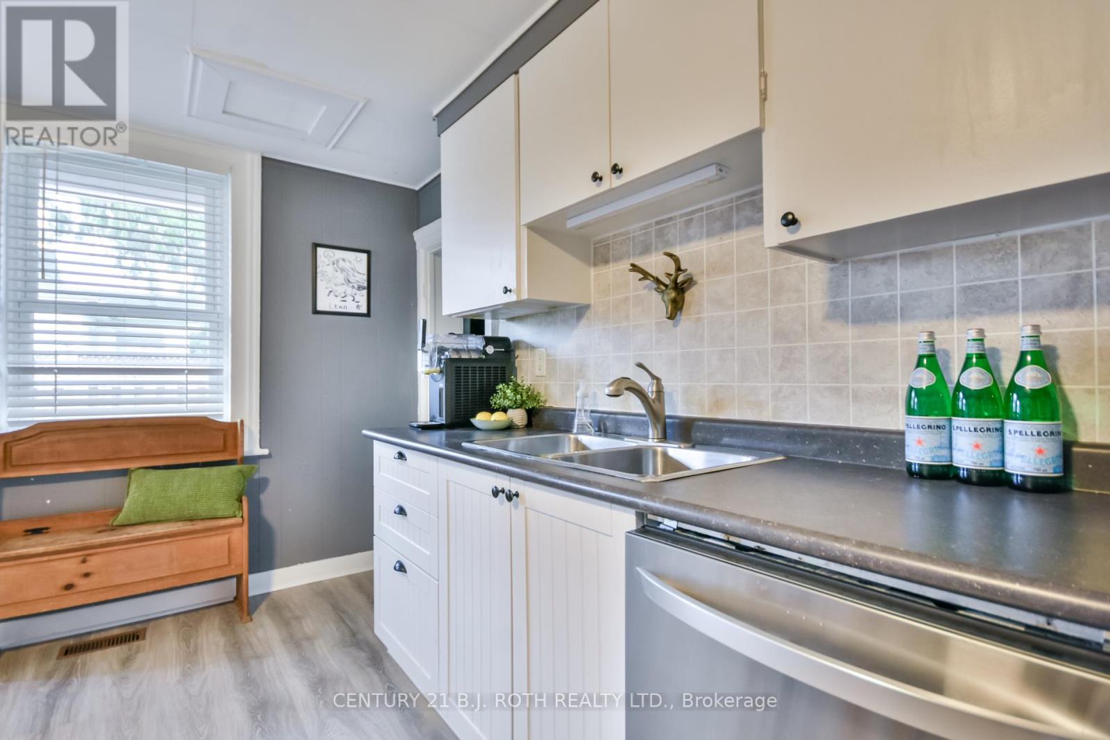 Photo 6 of 86 Henry Street, Barrie ON