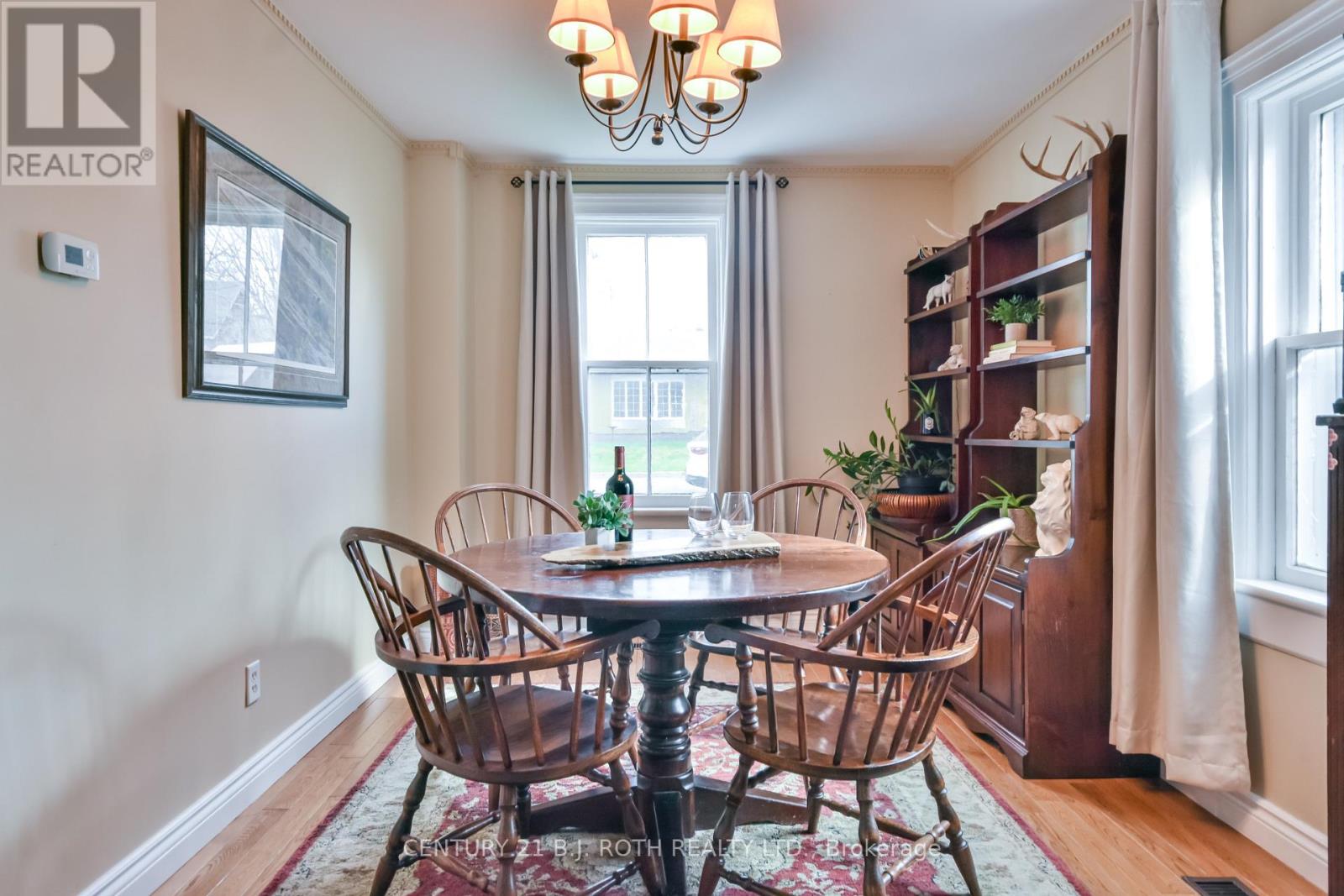 Photo 7 of 86 Henry Street, Barrie ON