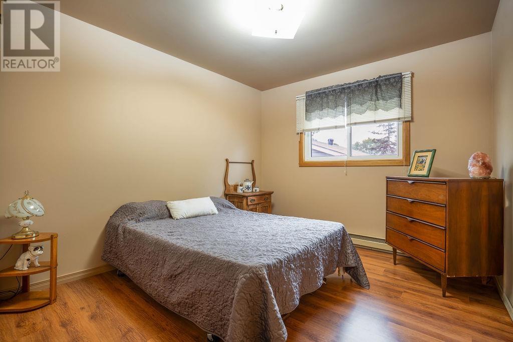Photo 18 of 51 Glen Ave, Sault Ste Marie ON