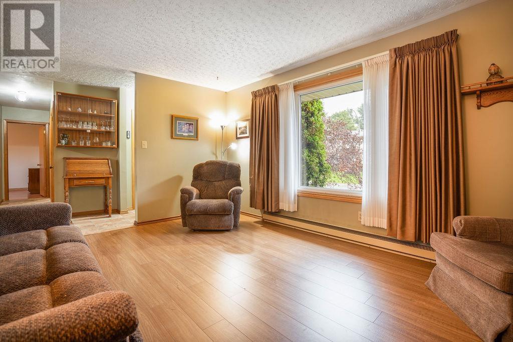 Photo 16 of 51 Glen Ave, Sault Ste Marie ON