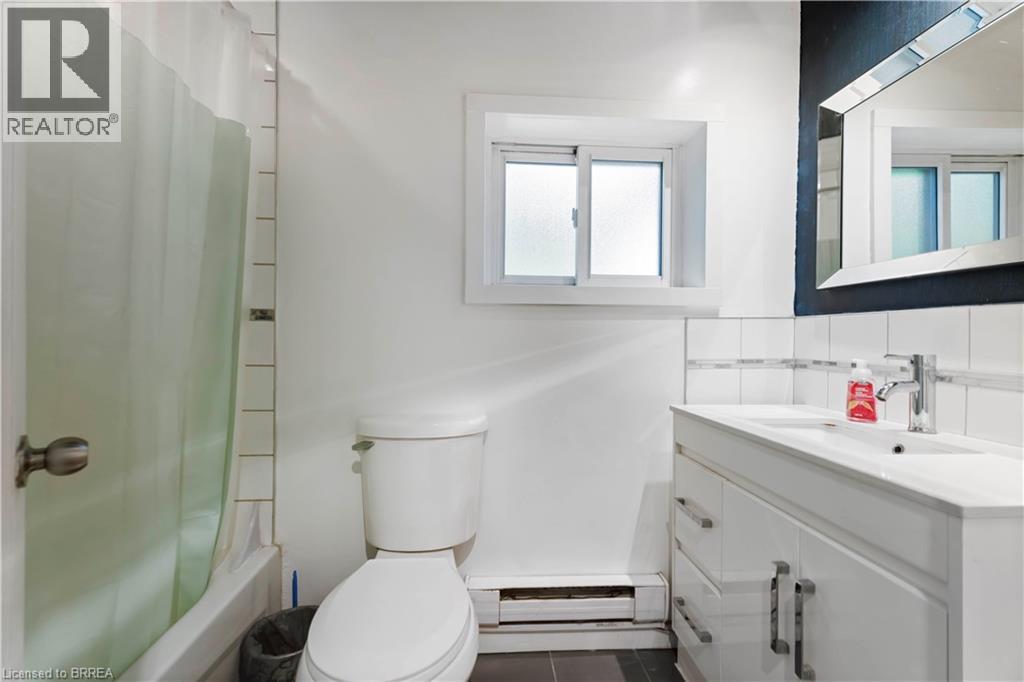 Photo 15 of 21 1 2 Albany Avenue, Hamilton ON