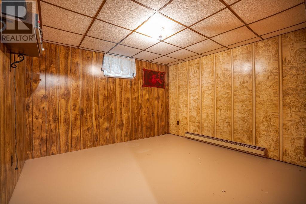 Photo 27 of 51 Glen Ave, Sault Ste Marie ON