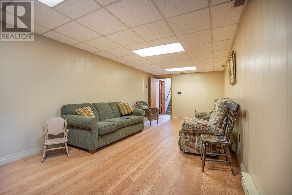 Photo 24 of 51 Glen Ave, Sault Ste Marie ON