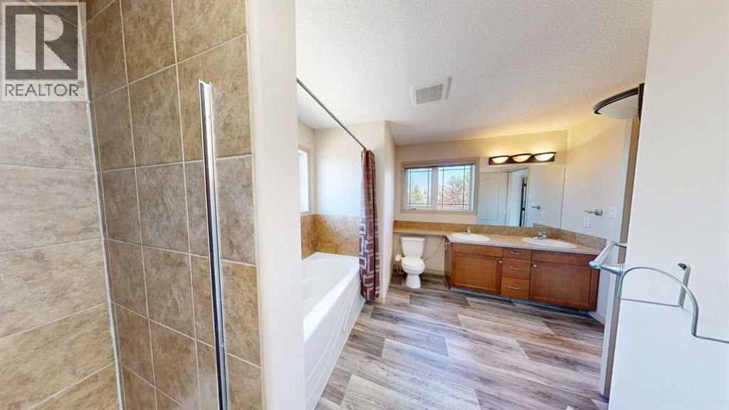 Photo 13 of 138 Southgate Boulevard S, Lethbridge AB
