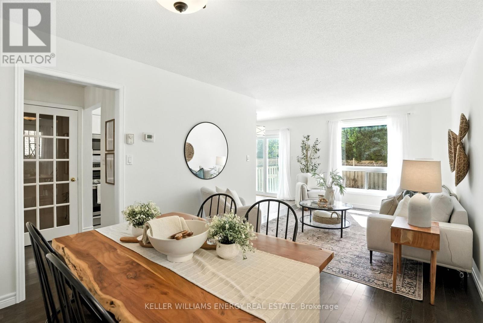 Photo 10 of 22 Short Crescent, Clarington ON