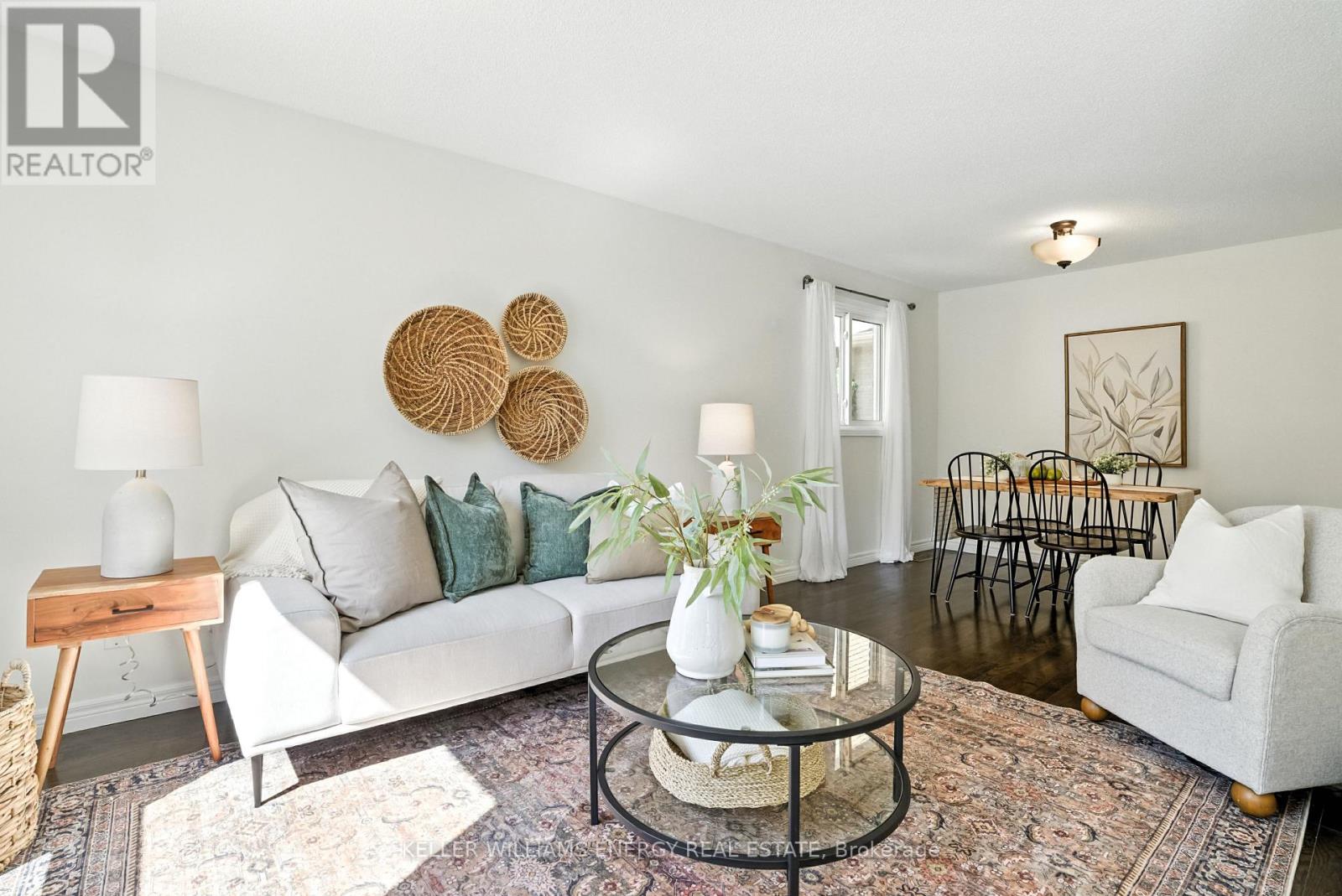 Photo 15 of 22 Short Crescent, Clarington ON