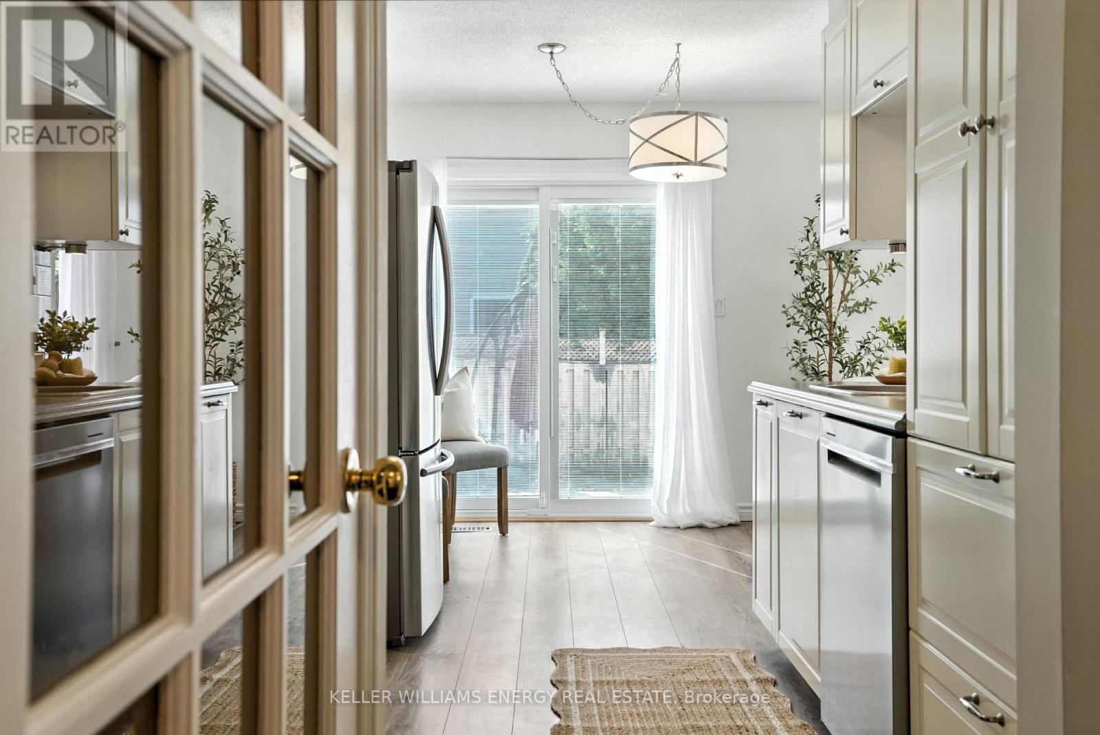 Photo 16 of 22 Short Crescent, Clarington ON