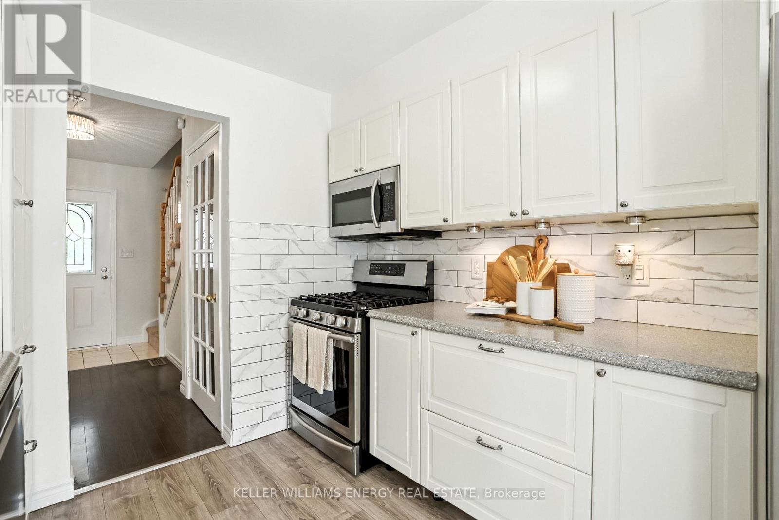 Photo 20 of 22 Short Crescent, Clarington ON