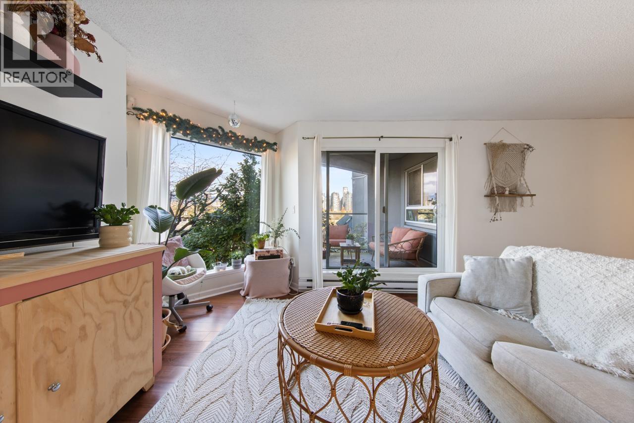 Photo 3 of 205 1345 W 4th Avenue, Vancouver BC