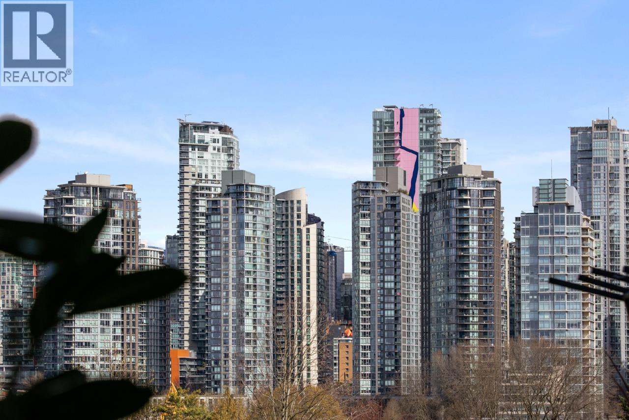 Photo 17 of 205 1345 W 4th Avenue, Vancouver BC