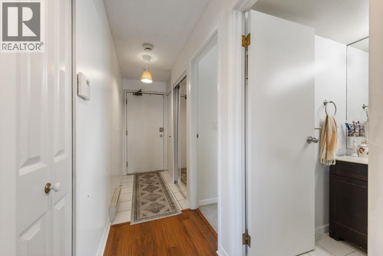 Photo 2 of 205 1345 W 4th Avenue, Vancouver BC
