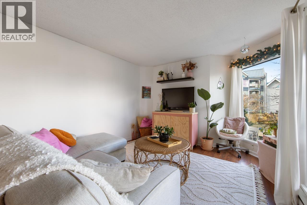 Photo 4 of 205 1345 W 4th Avenue, Vancouver BC