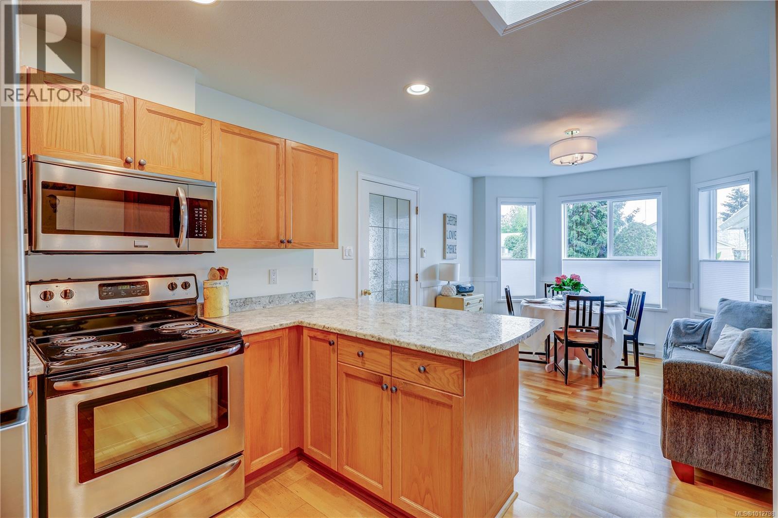 Photo 3 of 5959 Waterton Dr, Nanaimo BC