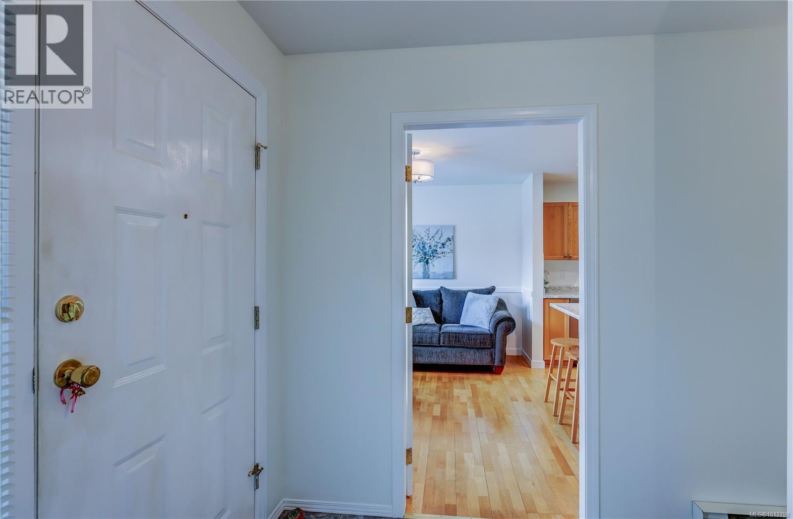Photo 11 of 5959 Waterton Dr, Nanaimo BC