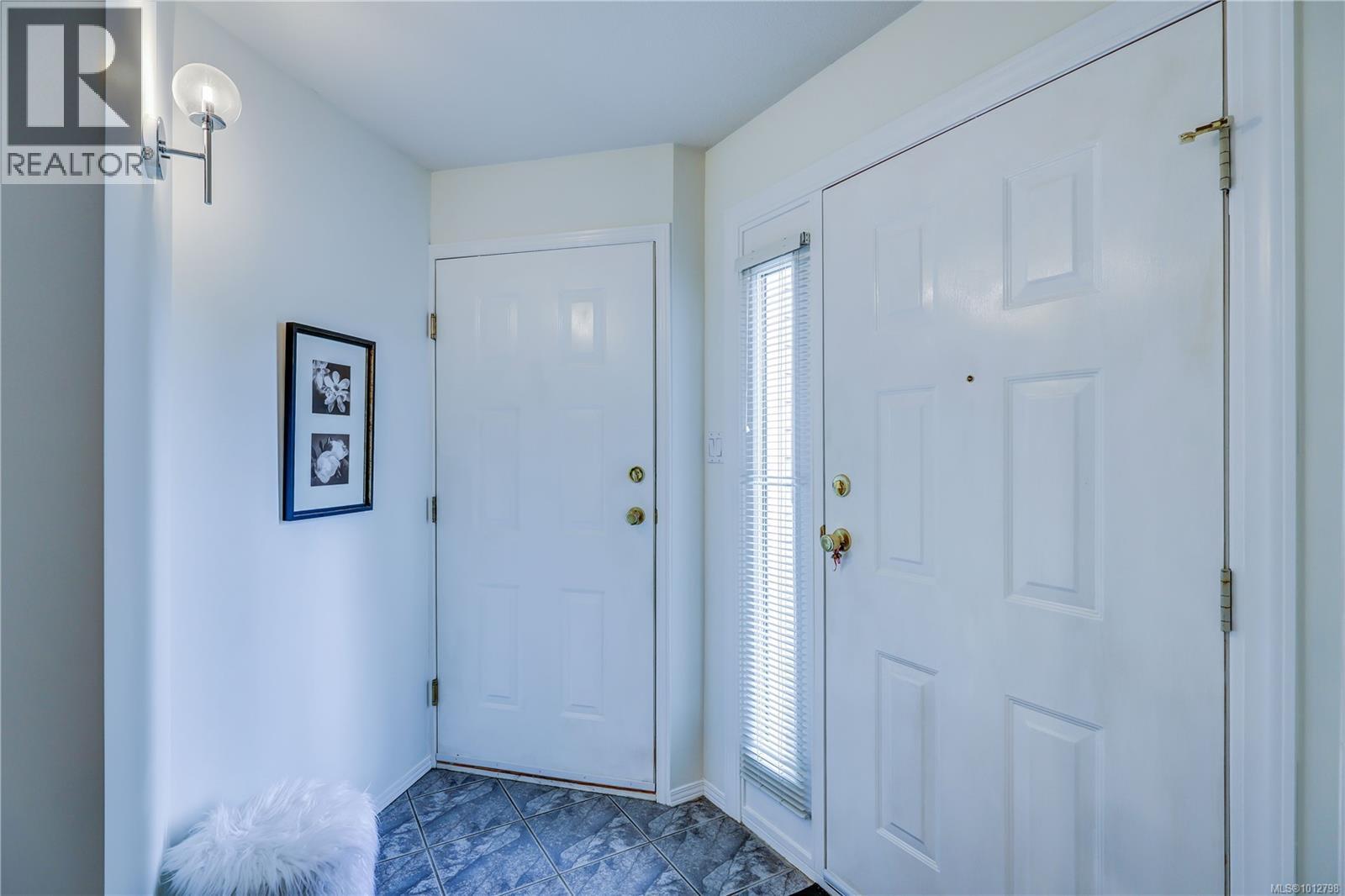 Photo 12 of 5959 Waterton Dr, Nanaimo BC