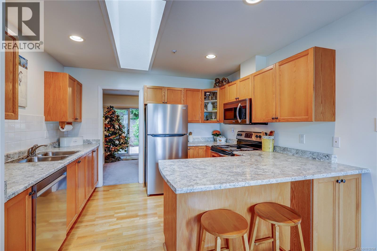 Photo 14 of 5959 Waterton Dr, Nanaimo BC
