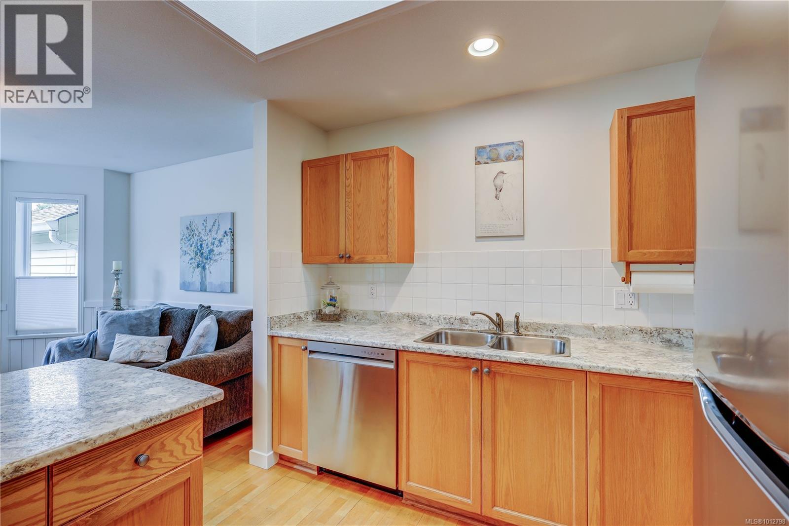 Photo 17 of 5959 Waterton Dr, Nanaimo BC