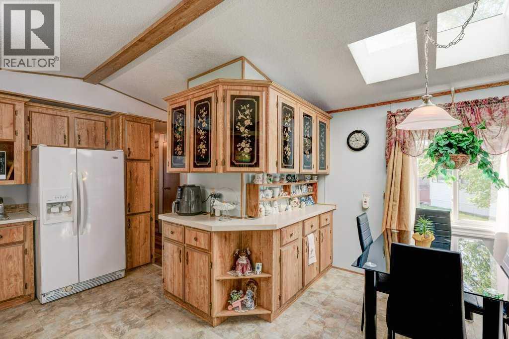 Photo 12 of 3126 Burroughs Manor Ne, Calgary AB