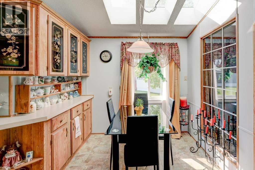 Photo 13 of 3126 Burroughs Manor Ne, Calgary AB