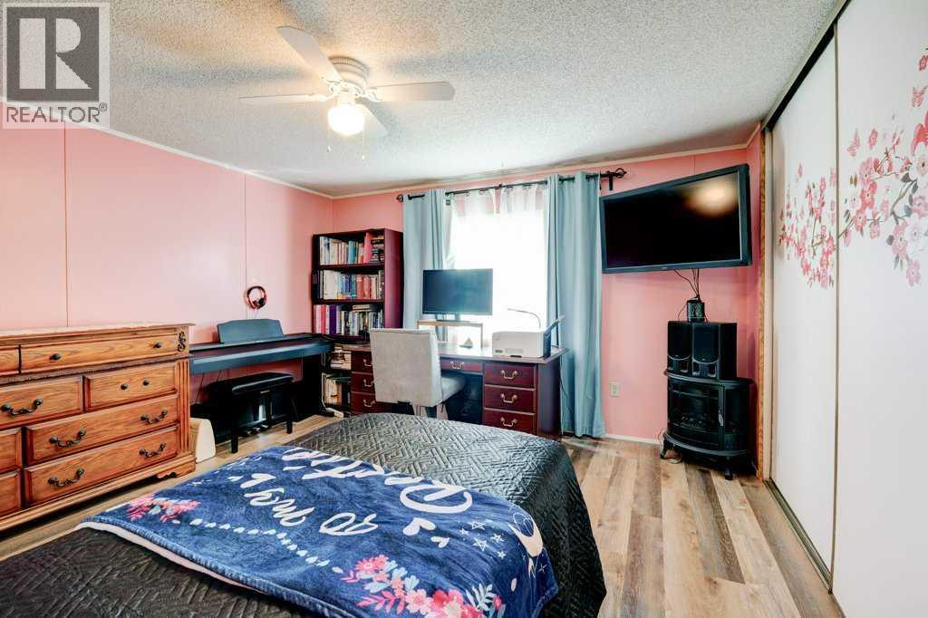 Photo 18 of 3126 Burroughs Manor Ne, Calgary AB