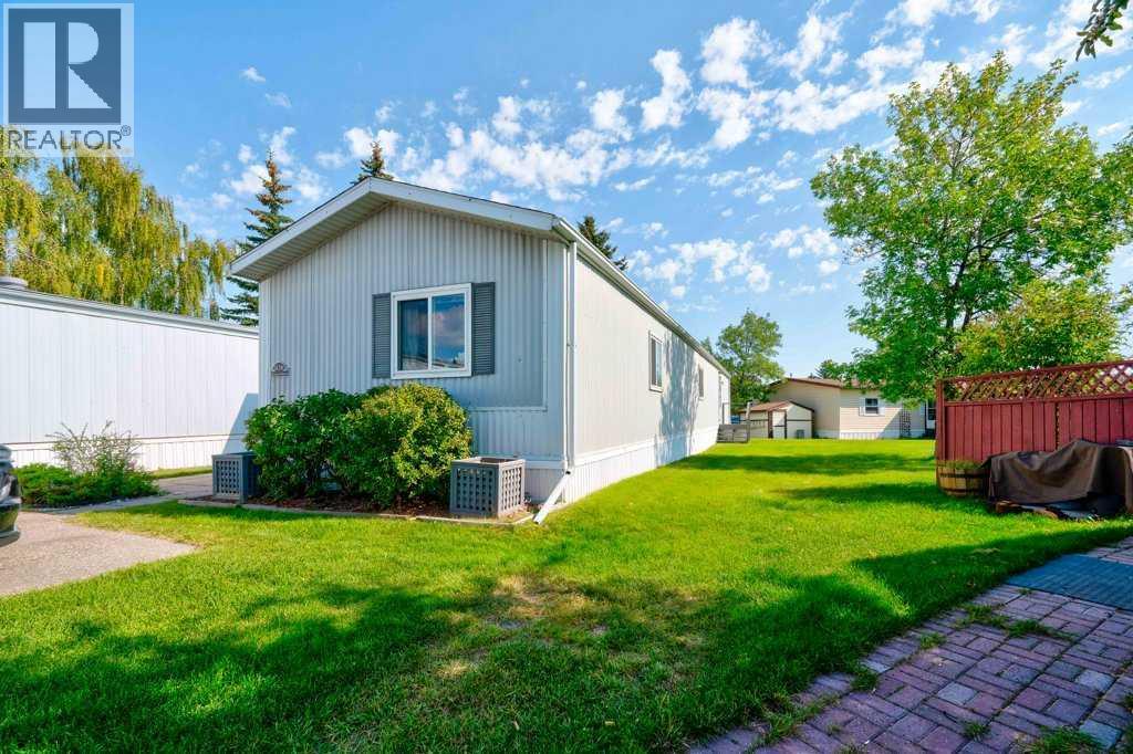 Photo 2 of 3126 Burroughs Manor Ne, Calgary AB