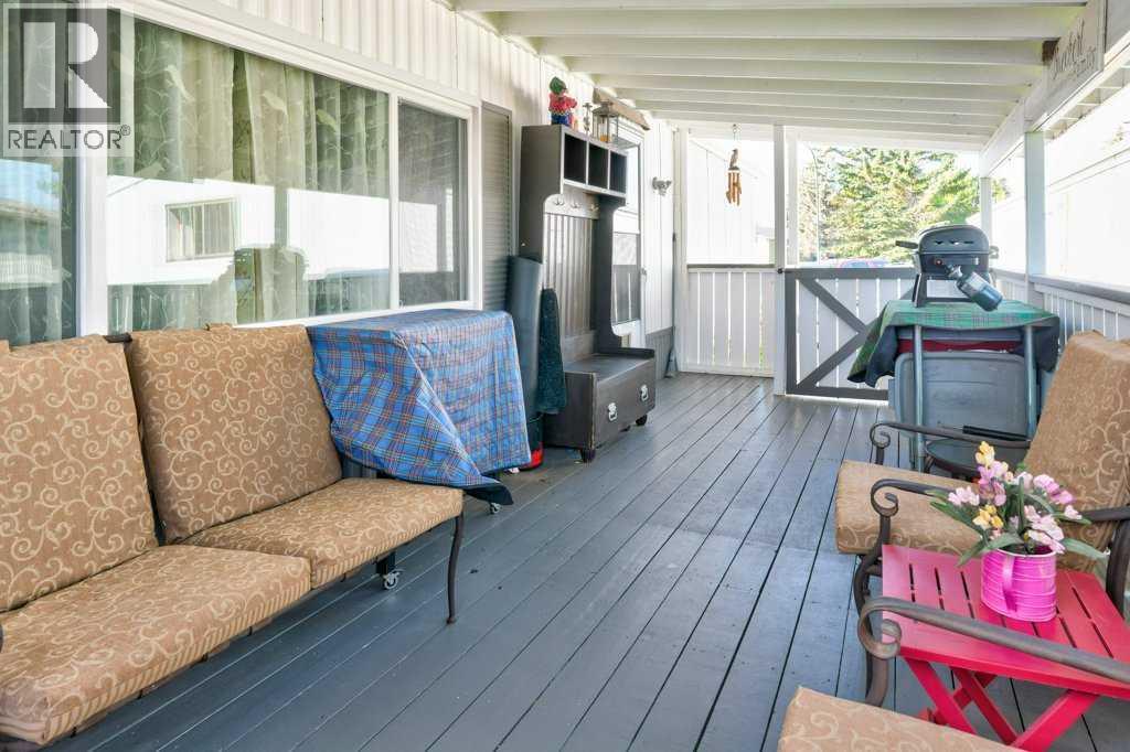 Photo 4 of 3126 Burroughs Manor Ne, Calgary AB