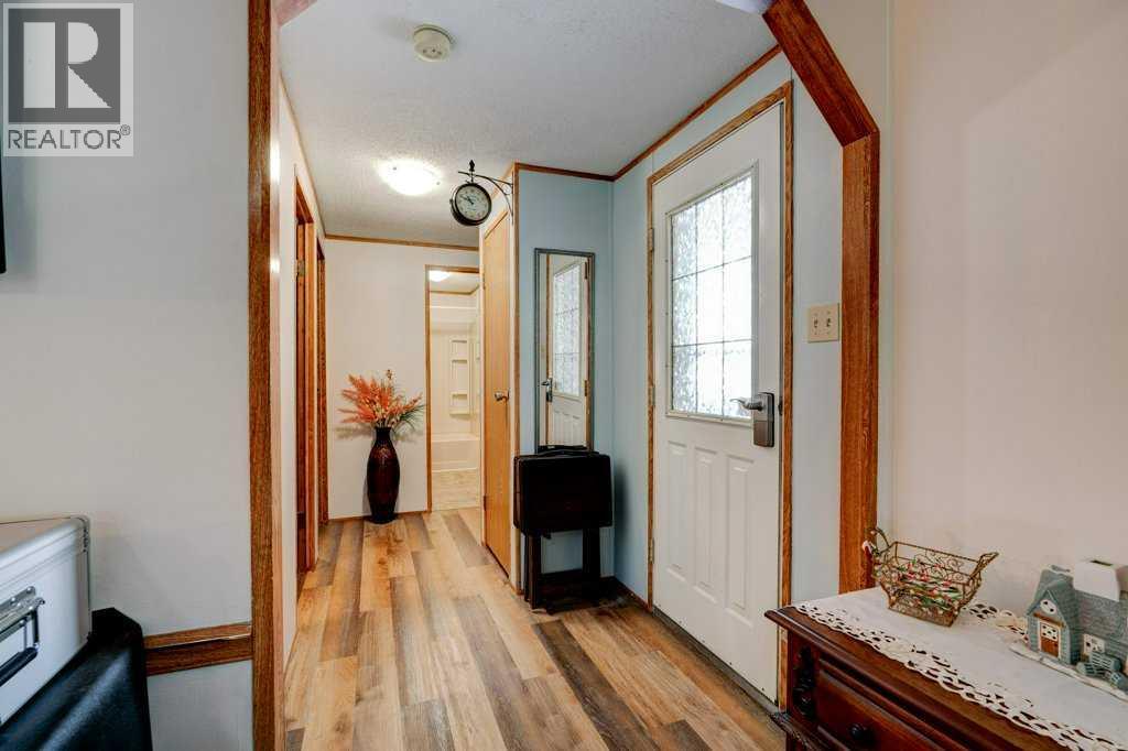 Photo 5 of 3126 Burroughs Manor Ne, Calgary AB