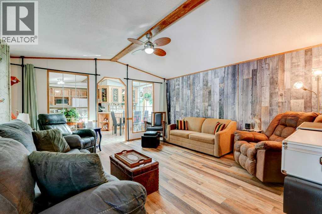 Photo 6 of 3126 Burroughs Manor Ne, Calgary AB
