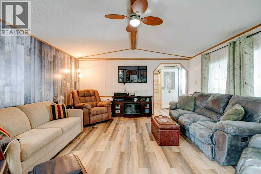 Photo 7 of 3126 Burroughs Manor Ne, Calgary AB