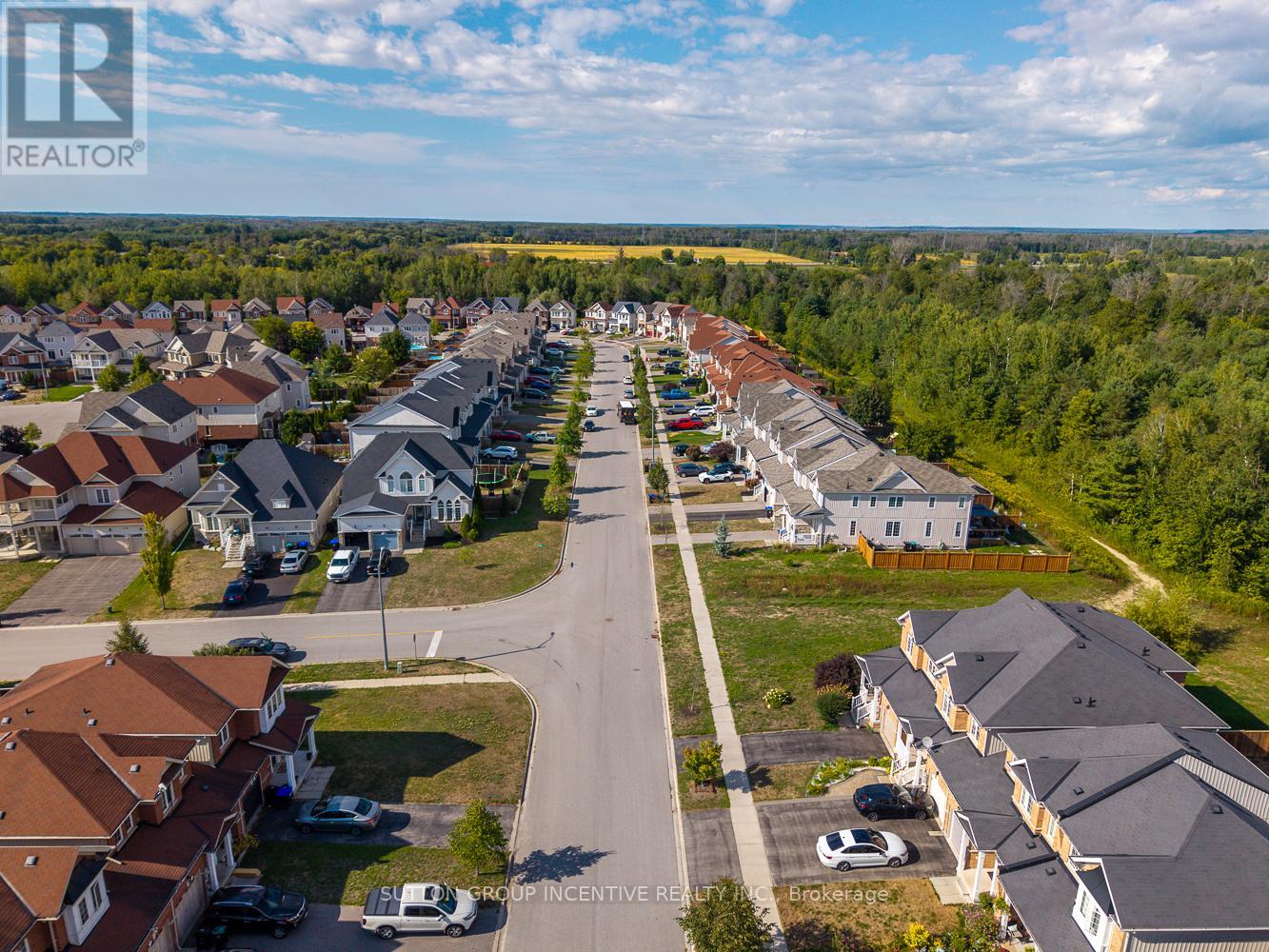 Photo 30 of 105 Collier Crescent, Essa ON