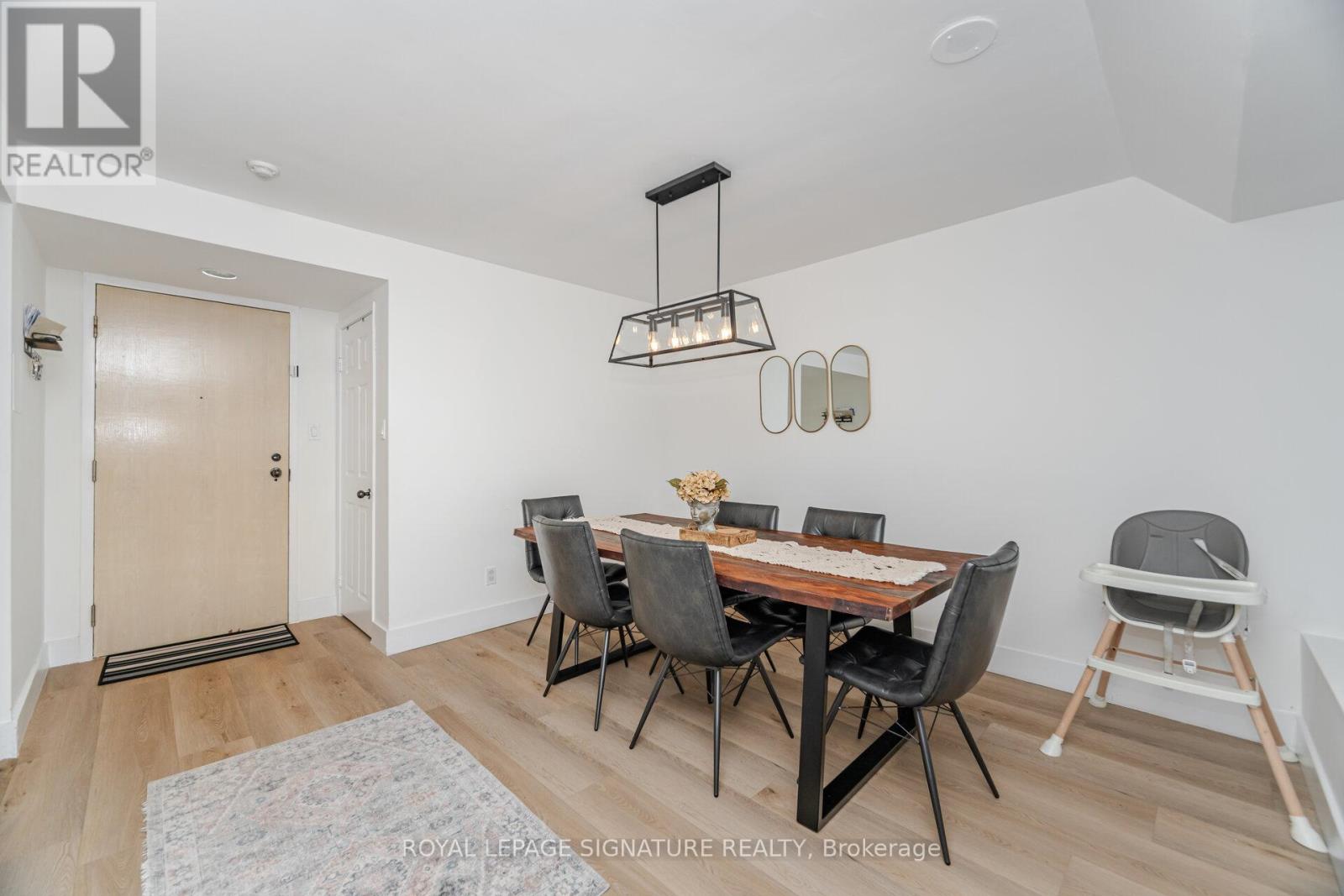 Photo 4 of 408 50 Eglinton Avenue W, Mississauga ON