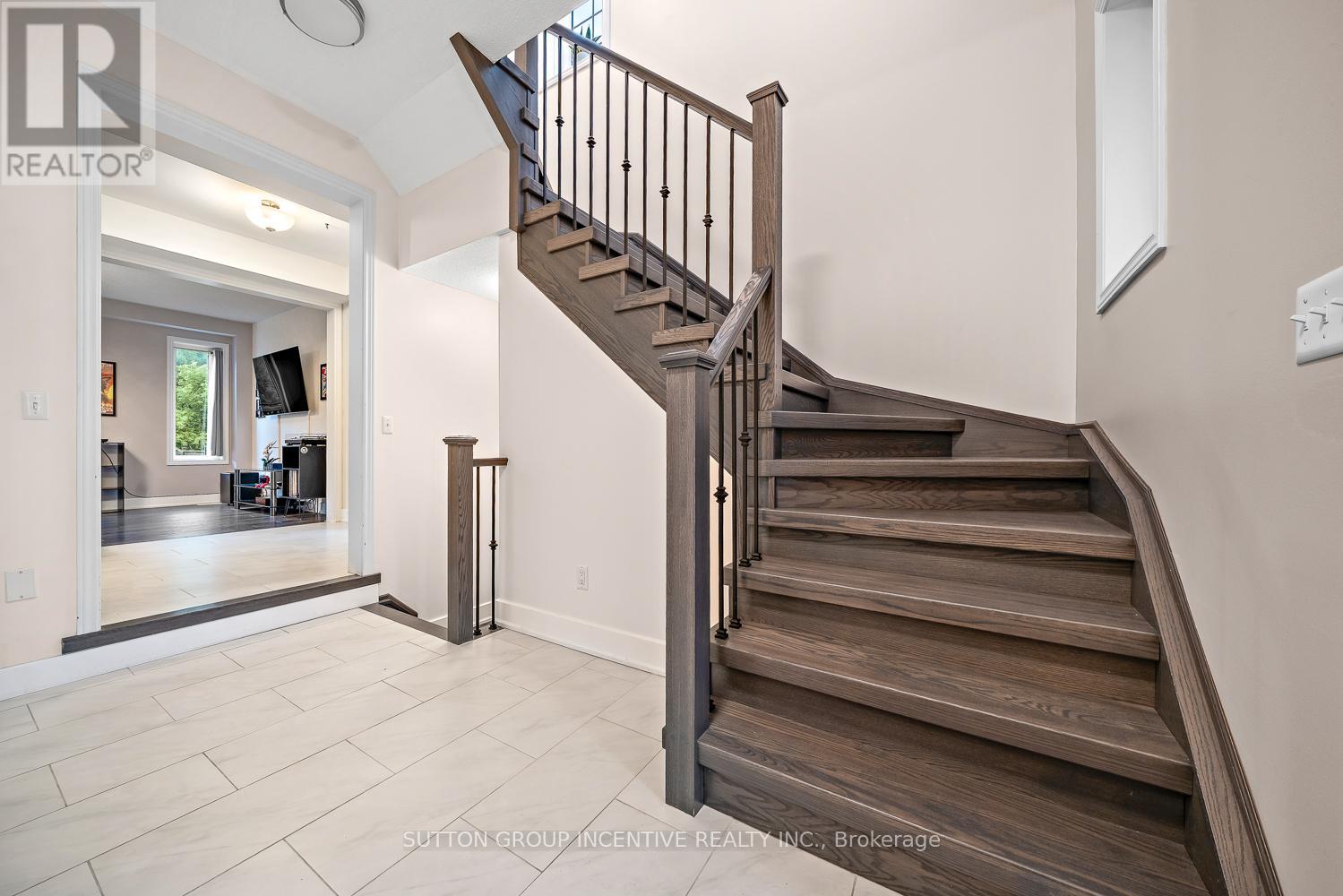 Photo 7 of 105 Collier Crescent, Essa ON