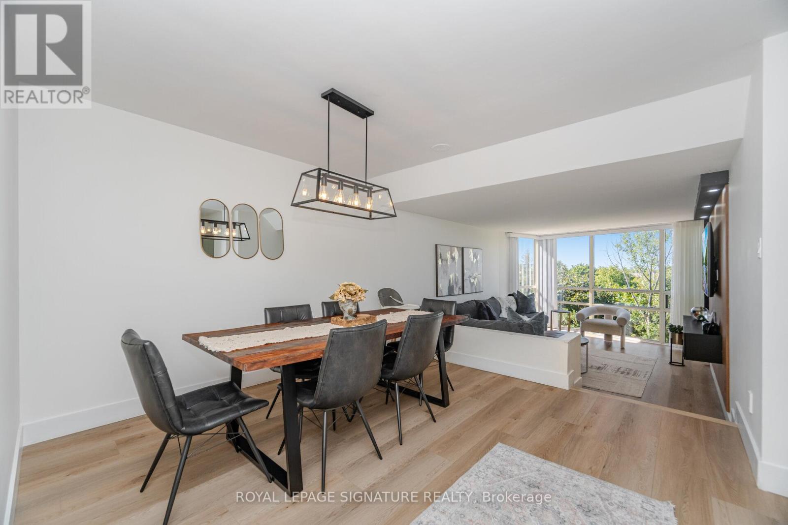 Photo 6 of 408 50 Eglinton Avenue W, Mississauga ON