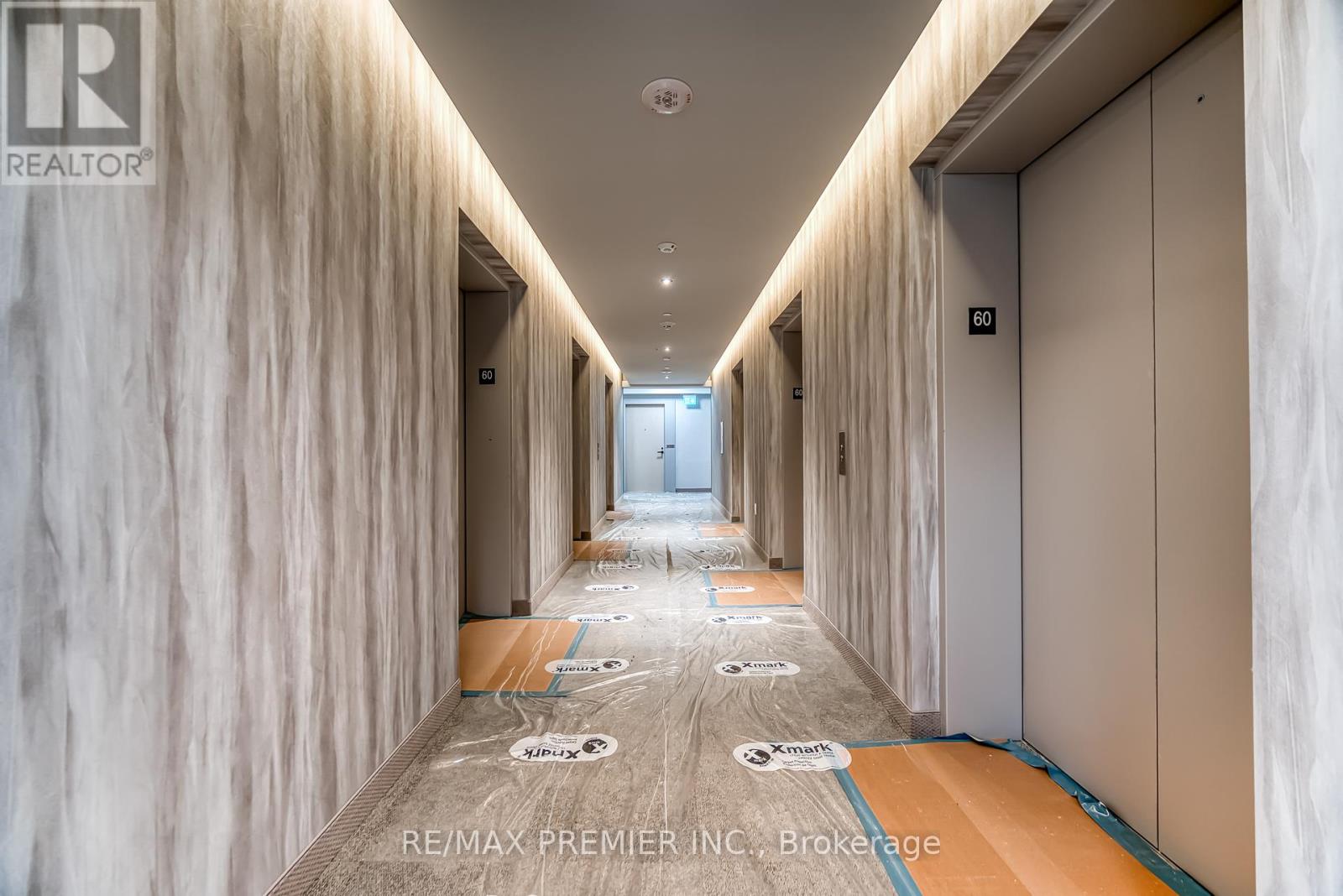 Photo 6 of 6009 225 Commerce Street, Vaughan ON