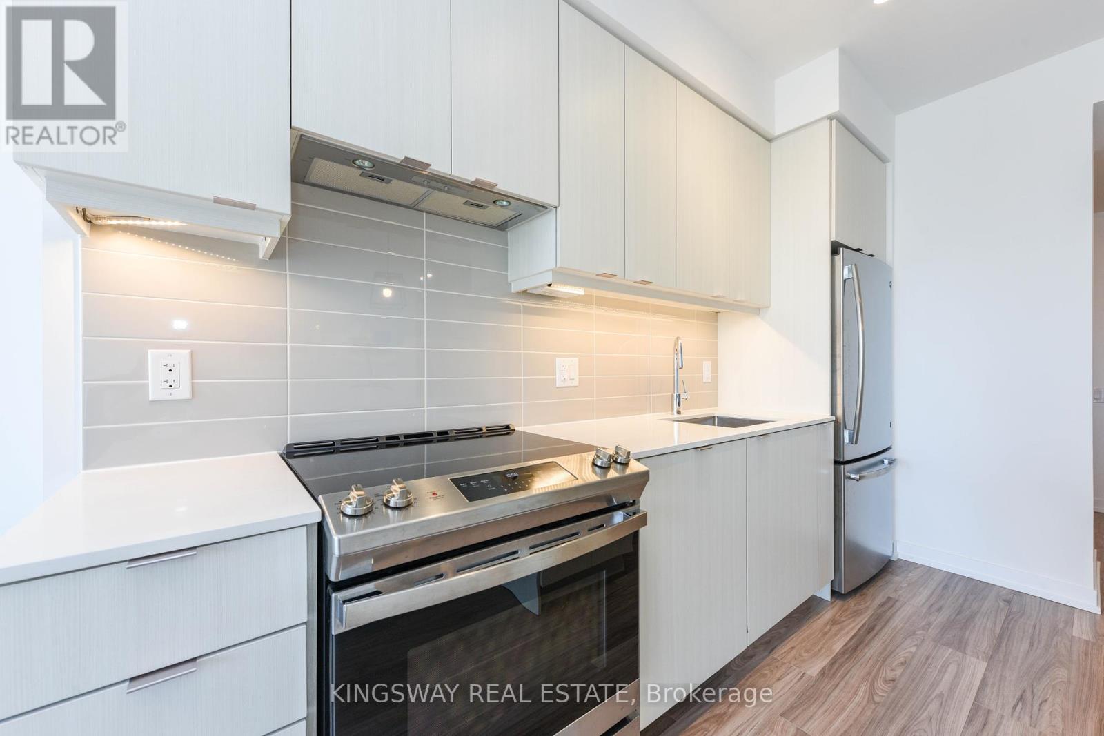 Photo 15 of 2505 4065 Confederation Parkway, Mississauga ON