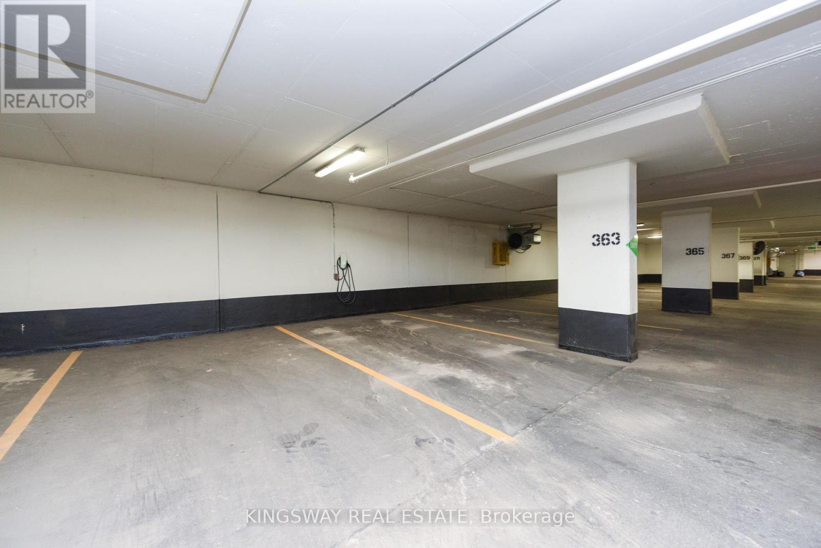 Photo 38 of 2505 4065 Confederation Parkway, Mississauga ON