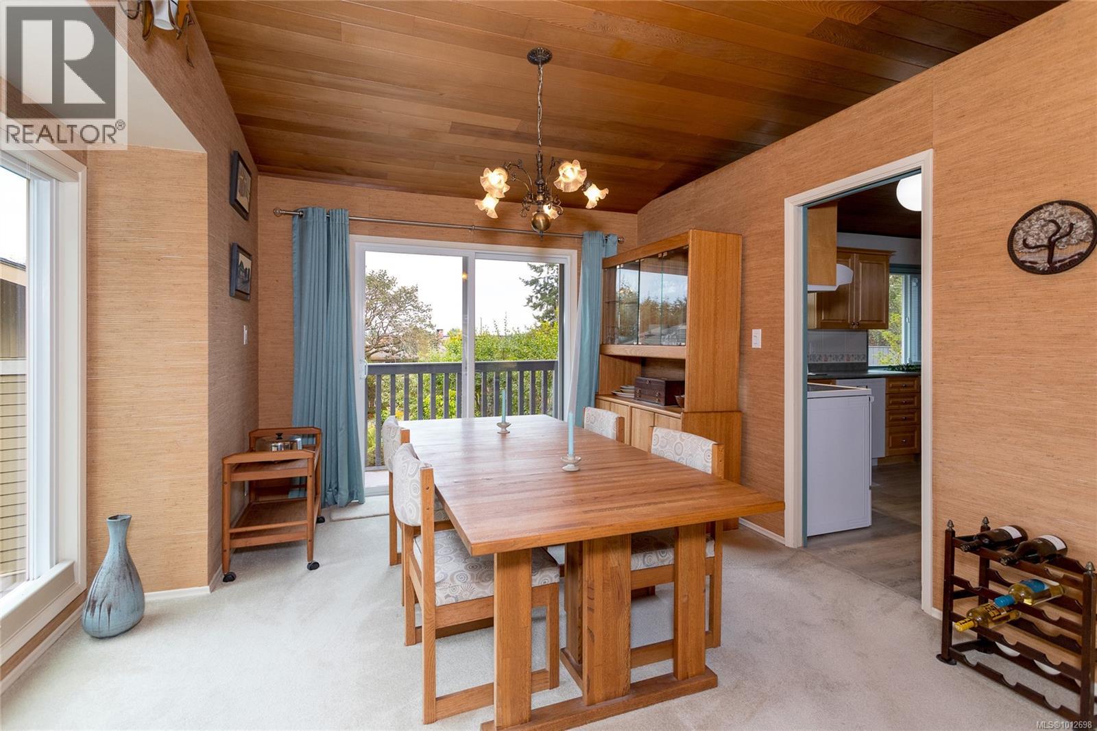 Photo 13 of 4049 Hopesmore Dr, Saanich BC