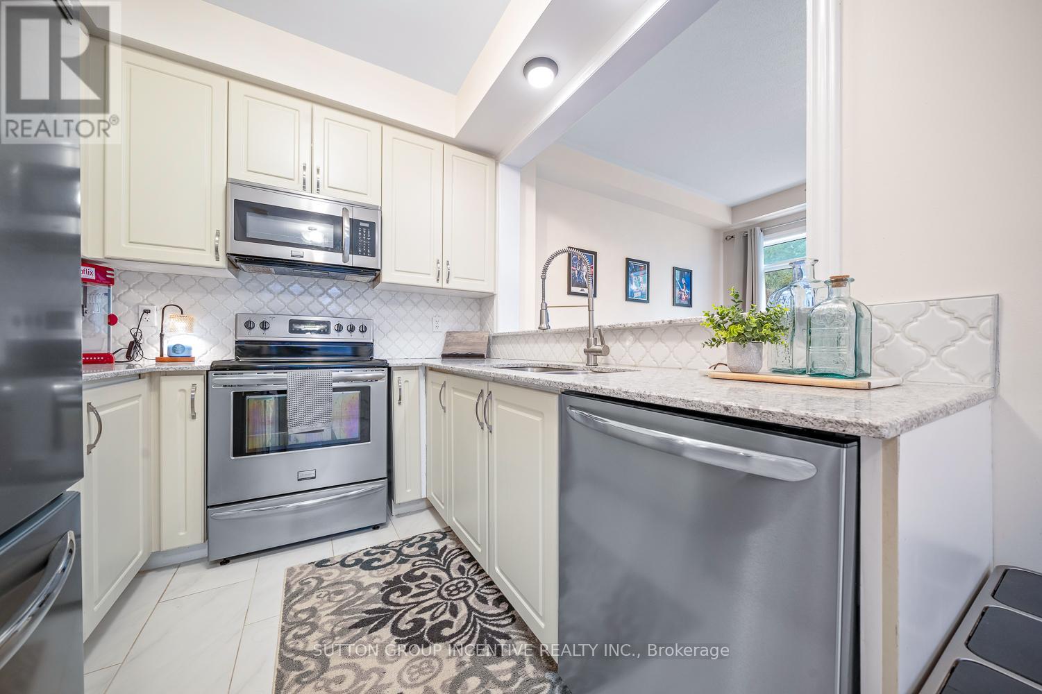 Photo 9 of 105 Collier Crescent, Essa ON
