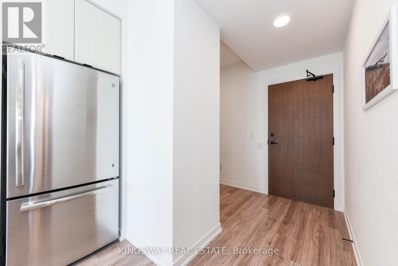 Photo 8 of 2505 4065 Confederation Parkway, Mississauga ON