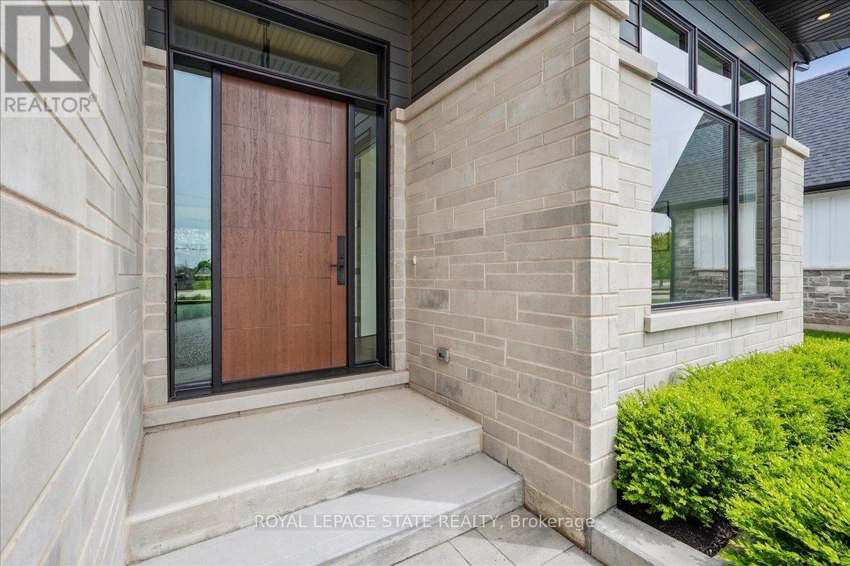 Photo 14 of 1613 G Lookout Street, Pelham ON